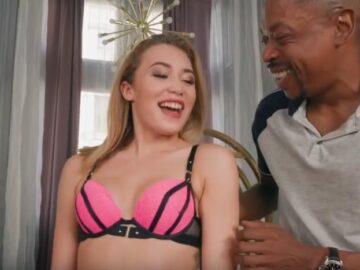 Em bé Rika Fane hài lòng với một dương vật màu đen